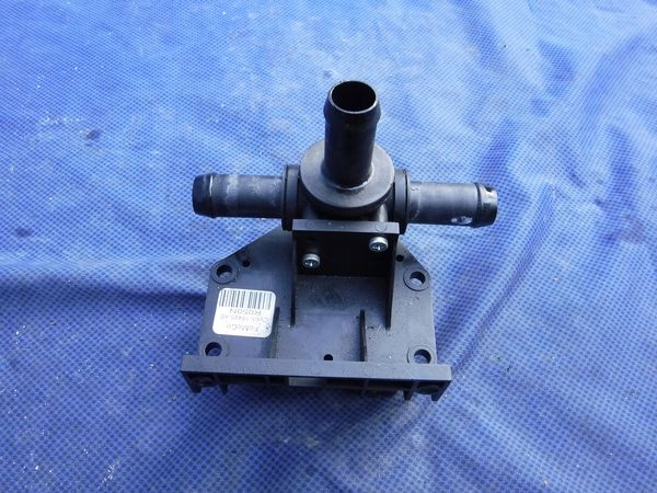 CV68-18485-AB - Водяний насос клапан для FORD FOCUS MK3 ELECTRIC 2011-P-N