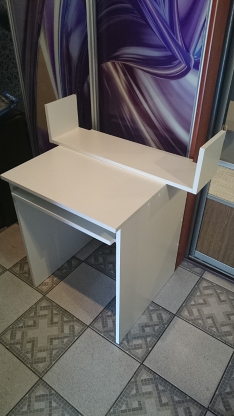 BIURKO proste 60x60 biały + PÓŁKA U 80cm biała Kolor mebla biały