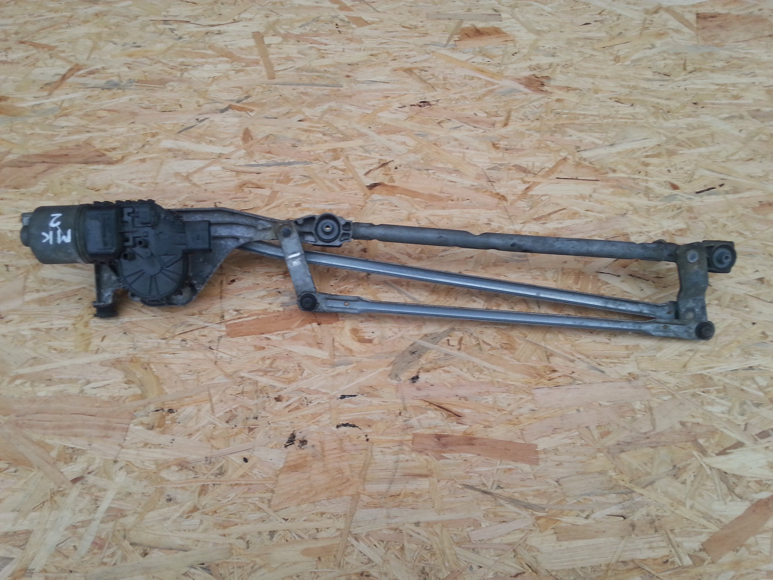 FORD FOCUS MK2 04-11R механизм стеклоочистителя передний