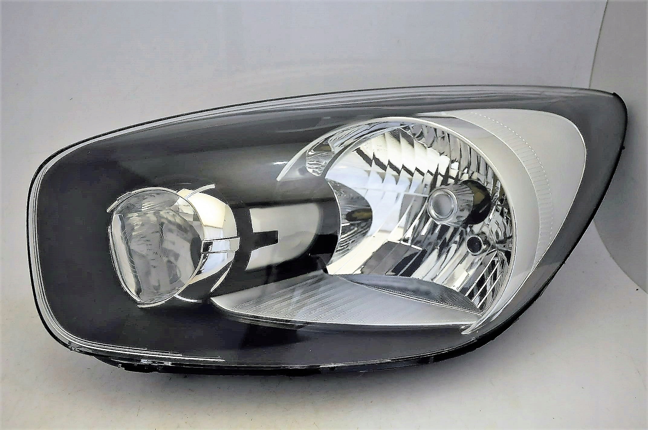 KIA PICANTO 2011- LAMPA REFLEKTOR LEWY NOWY DEPO Strona zabudowy lewa