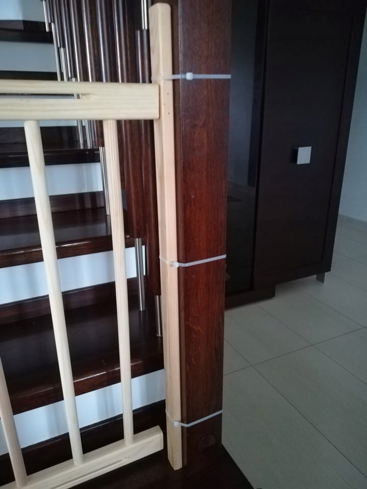 LISTWA: 2,2 x 4,6 cm - POMOCNA PRZY MONTAŻU BRAMKI Szerokość montażu 72-104 cm