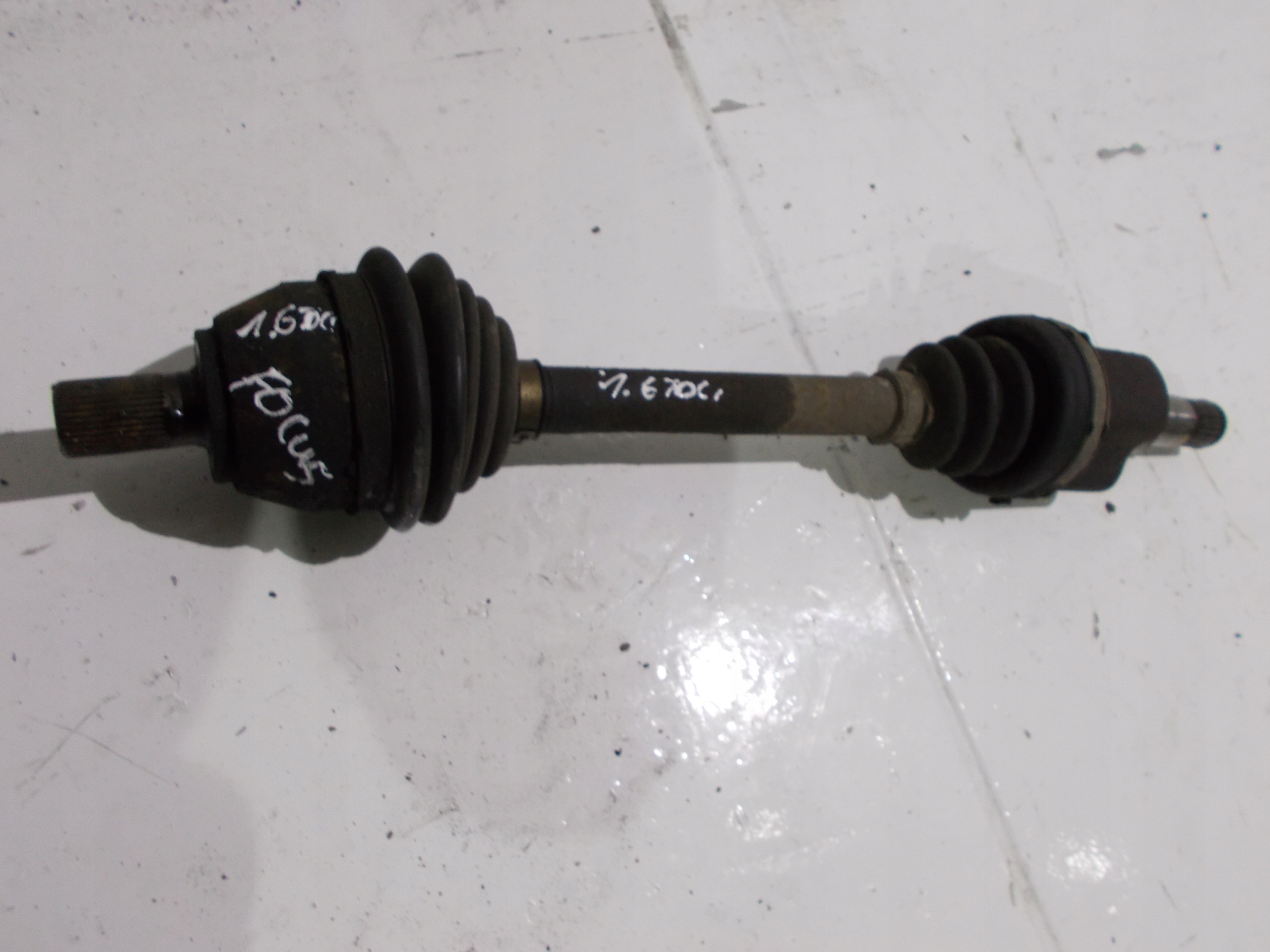 FORD FOCUS II 2 1.6 TDCi піввісь лівий короткий 2010