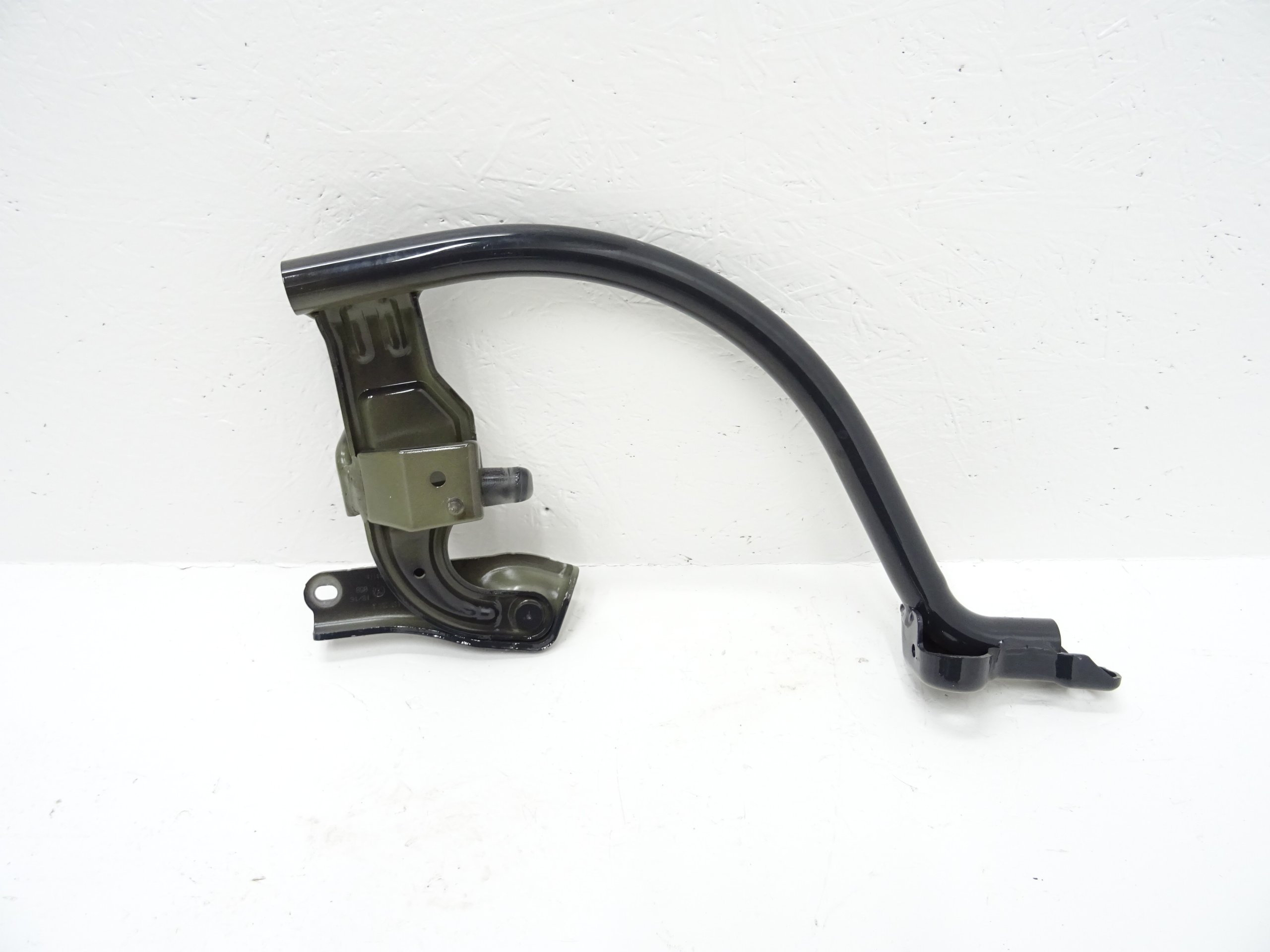 PASSAT B8 седан петля люка 3g5827301a лівий LI7F