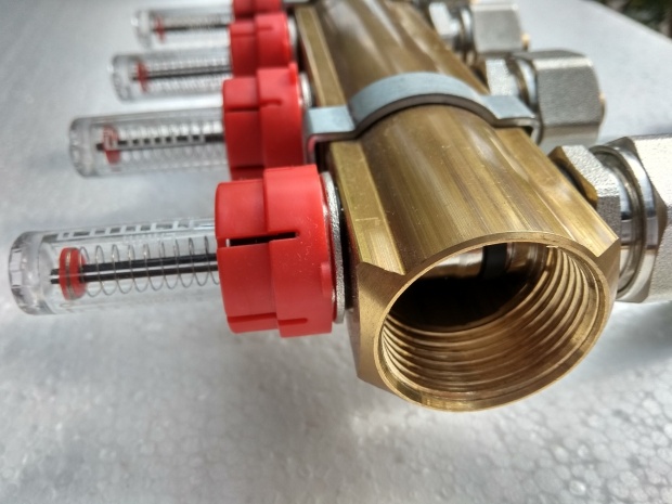 Rozdzielacz 4 obw z Grupą Pompową do Podłogówki Marka Hurtinstal.pl