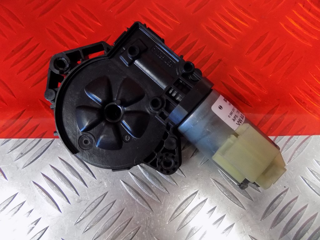 3G9877795C - PASSAT SUPERB WINDOW MOTOR