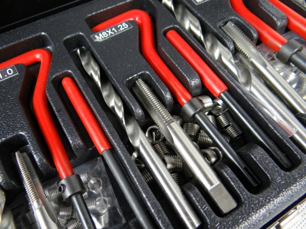 ZESTAW DO NAPRAWY GWINTOW GWINTU GWINTOWNIKI 131el Producent code M55882