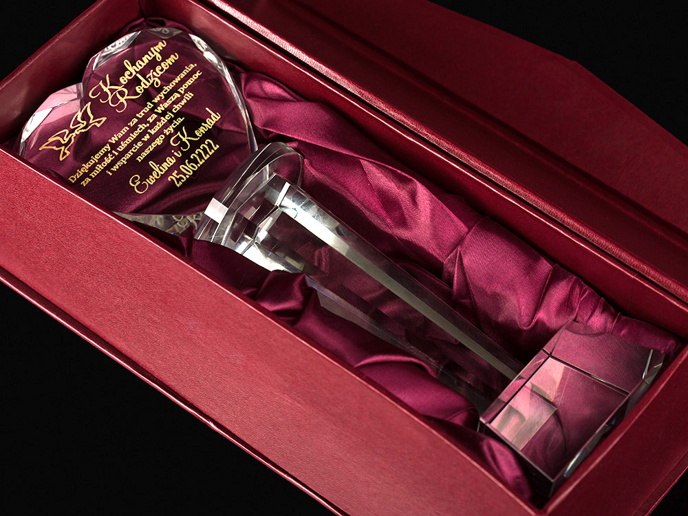 GRAWERNIA24 STATUETKA KRYSZTAŁOWA SERCE z ETUI Rodzaj statuetka