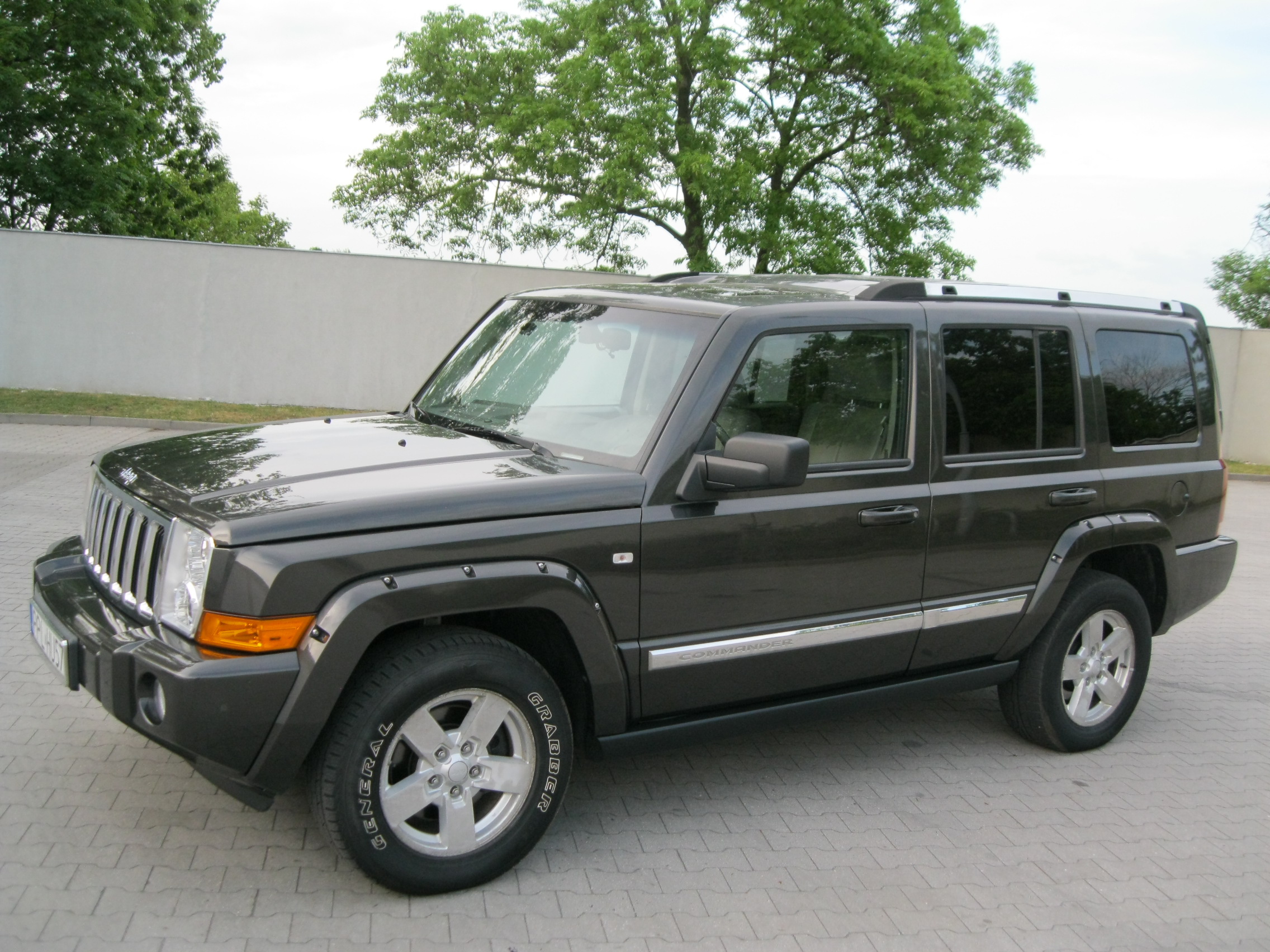 Jeep Commander Limited - 4x4 - Disel - 7 osobowy.