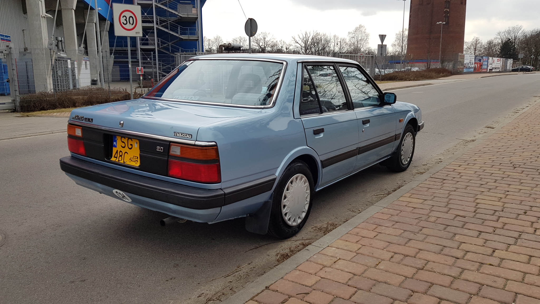 Mazda 626 coupe 1986