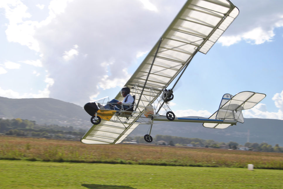 Легкие самолеты своими руками. Микросамолет ультра -115. Ultralight aircraft 115 кг. Ультралайт биплан самолет. Сверхлёгкие самолёты до 115 кг.