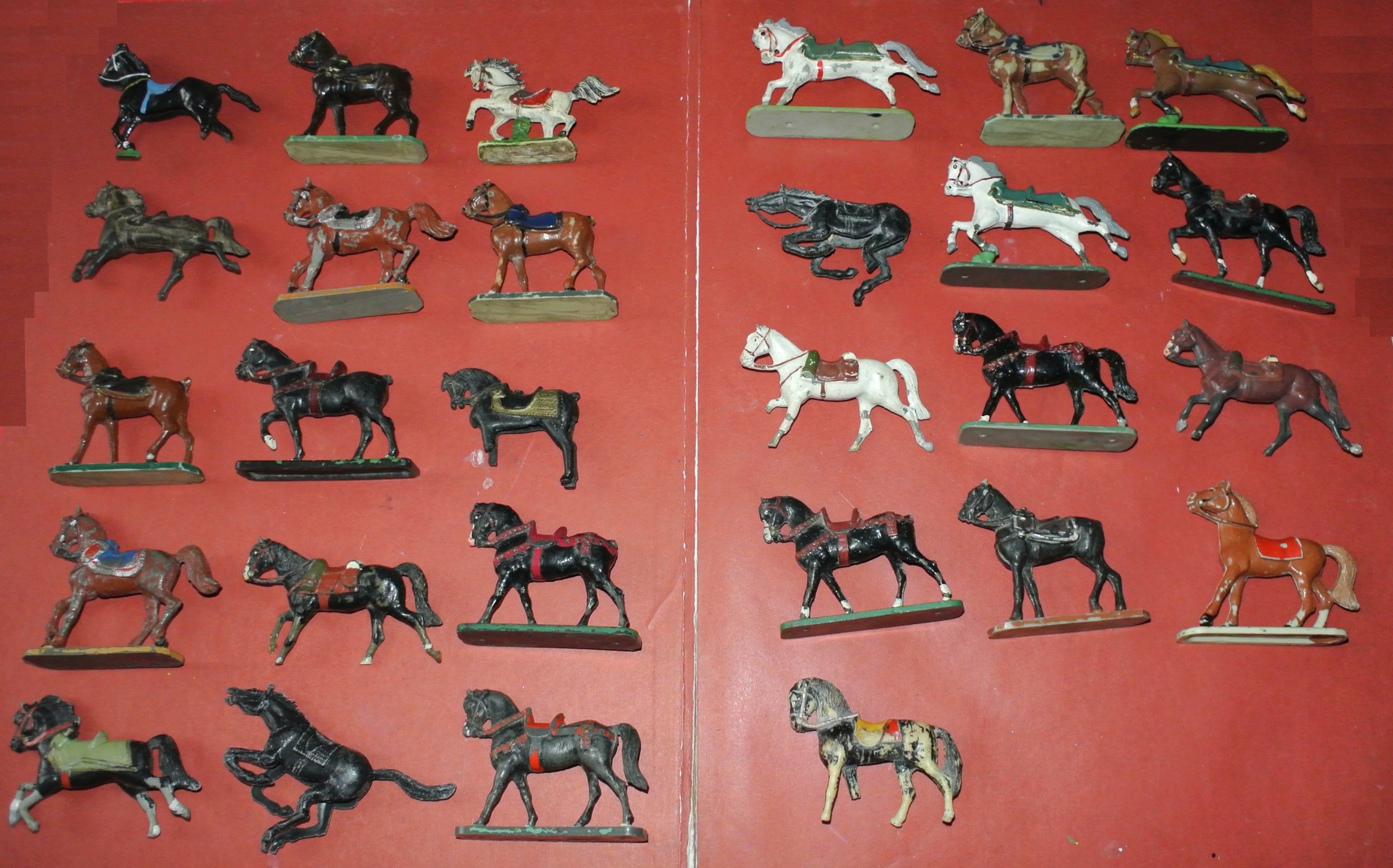 Stare Zabawki żołnierzynki Figurki Koni
