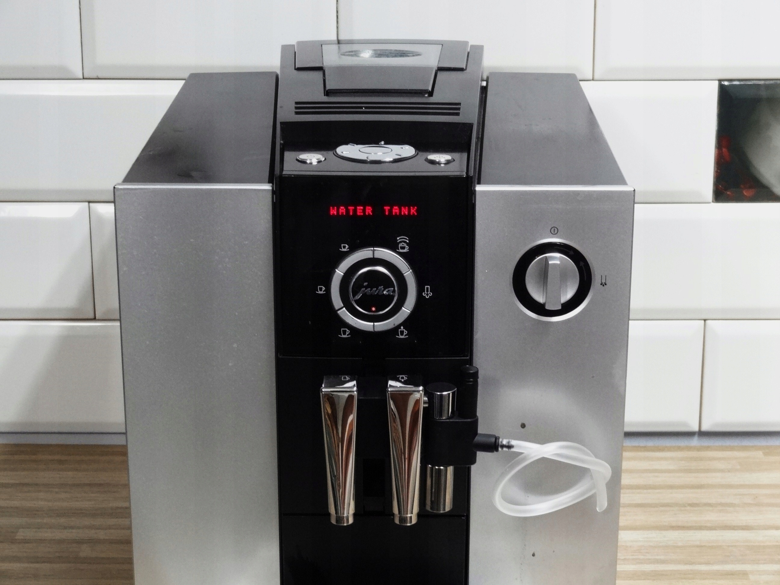 JURA IMPRESSA F7 EKSPRES AUTOMAT TYLKO 8100 KAW 7529134010