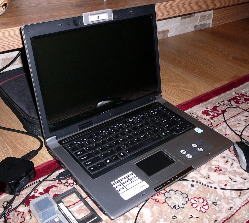 ASUS F5RL-AP105 Windows XP Proff 2002 + Office