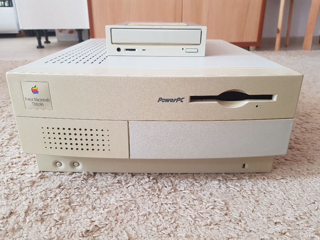 Power Macintosh 7100/80 80Mhz/16MB RAM/350MB/CD