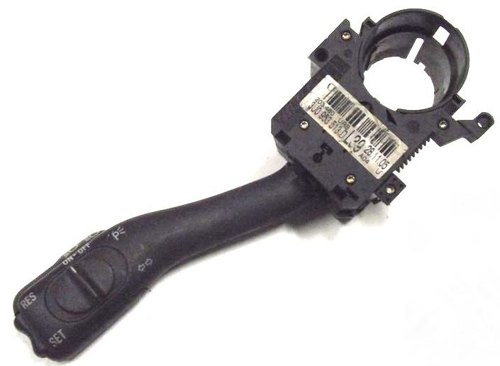 PRZEŁĄCZNIK TEMPOMAT 3U0953513D SKODA SUPERB I