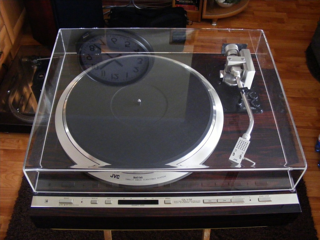 Gramofon JVC QL-Y5F 