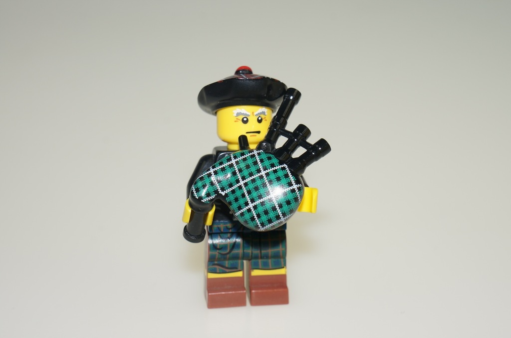 LEGO figurka szkot dudy miasto city