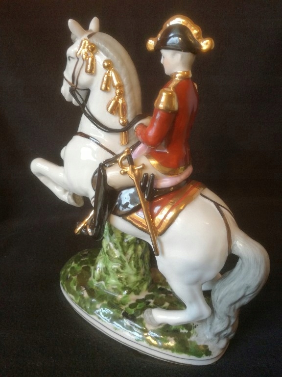 Żołnierz Napoleoński na Koniu Neundorf Porcelana.