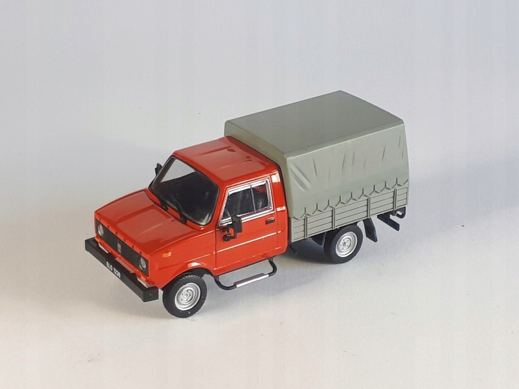 DeAgostini FSR TARPAN 239D 1986 Czerwony 1:43