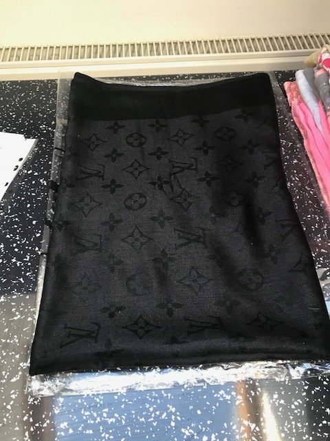 Chusta Szal Louis Vuitton 150x70 cm CZARNA !!!