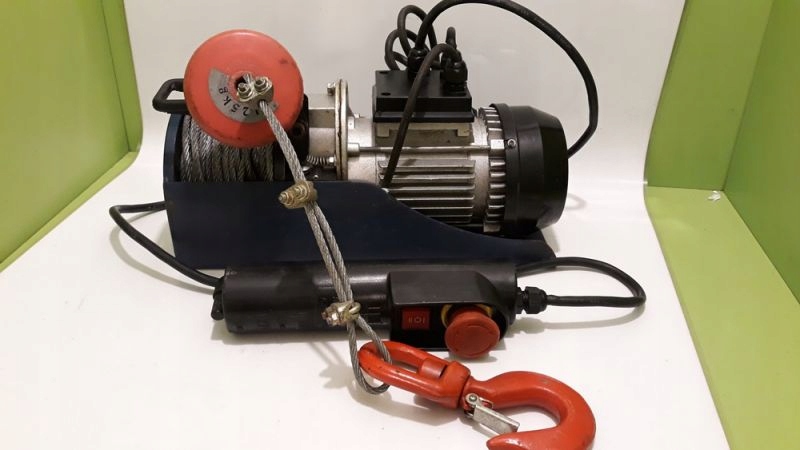WYCIAGARKA BWK 2504 250KG