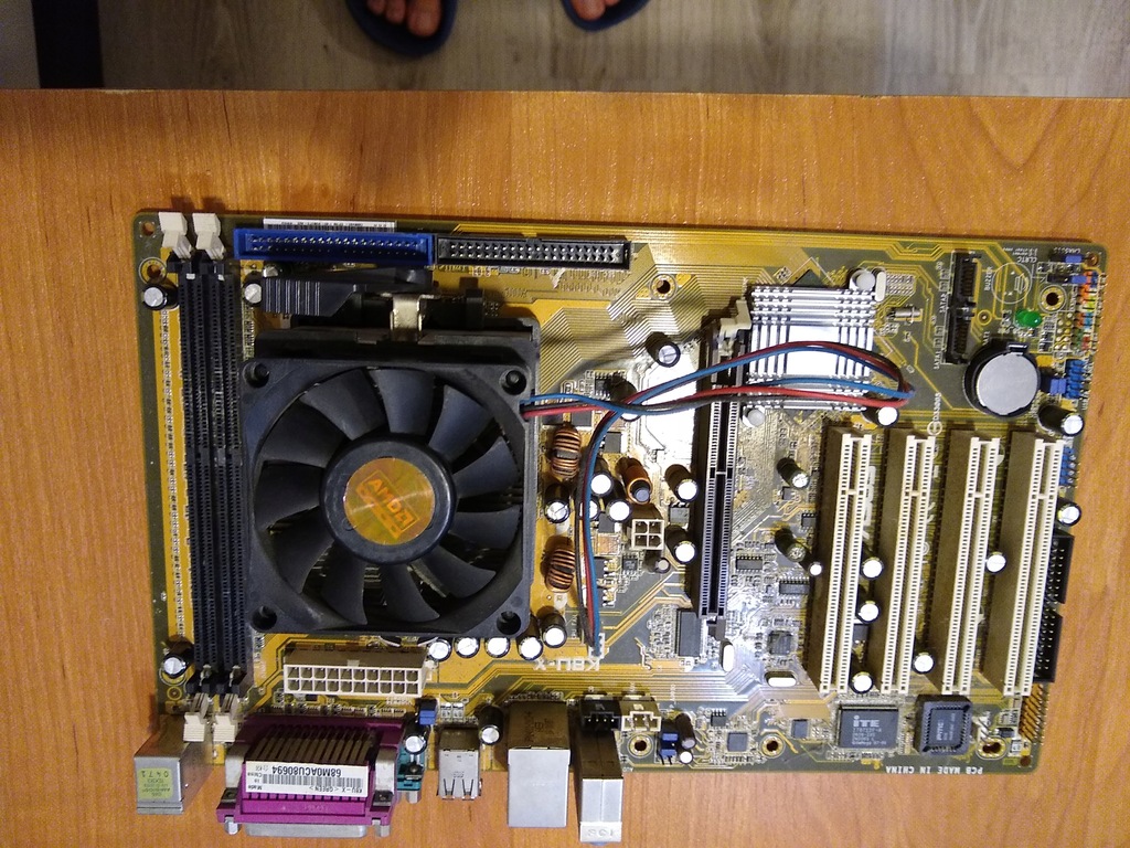 Asus K8U-X Sempron 64 3000+ socket 754 DDR/SATA GW