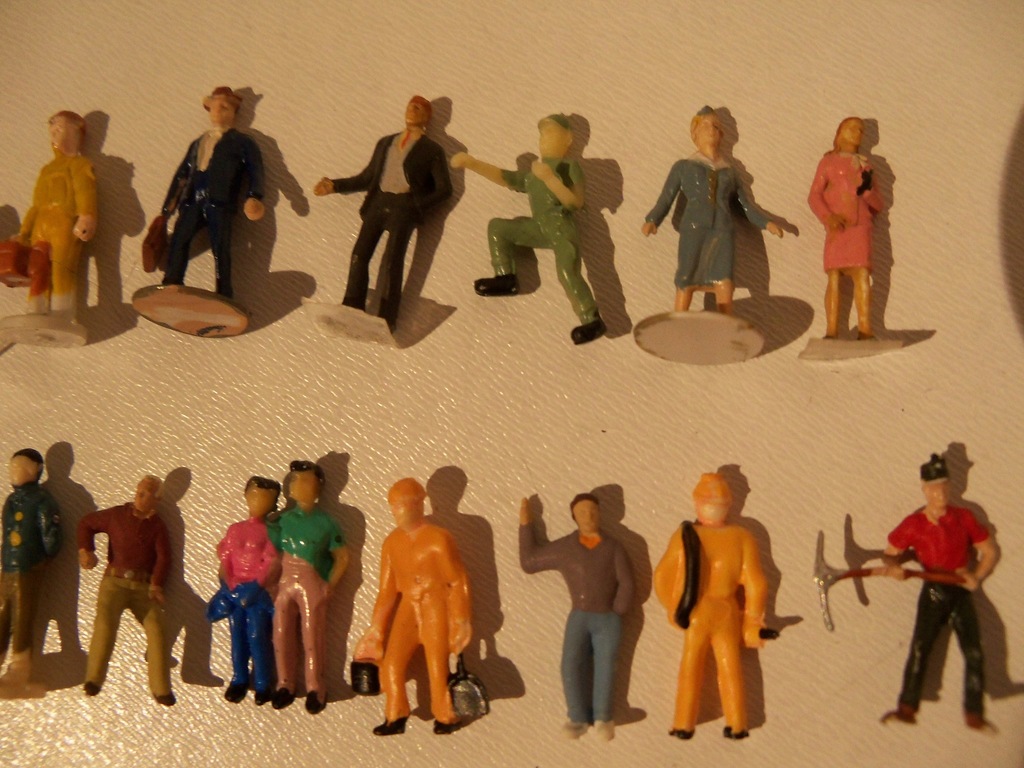 FIGURKI do MAKIETY H0 1:87 UŻYWANE ZESTAW 43 SZT. - 7687014718 ...