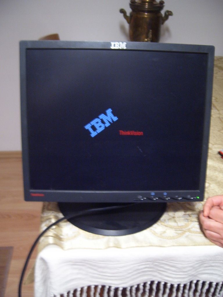 IBM ThinkVisioon LCD 9417-AB9 sprawny VGA