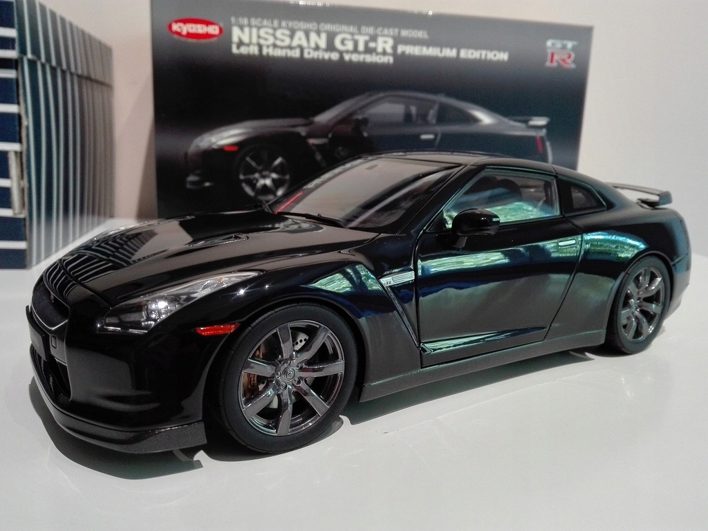 Kyosho Nissan GT-R プレミアムエディション 1/18 Nissan GT-R Premium Edition firmy KYOSHO 1:18 - 7450561330
