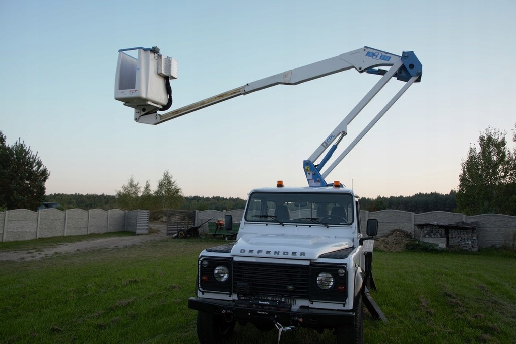 Land Rover Defender podnośnik koszowy zwyszka 2015