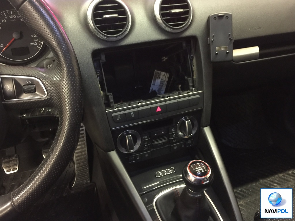 KONSOLA KOSZ 2DIN DO AUDI A3/A3 SPORTBACK (8P)