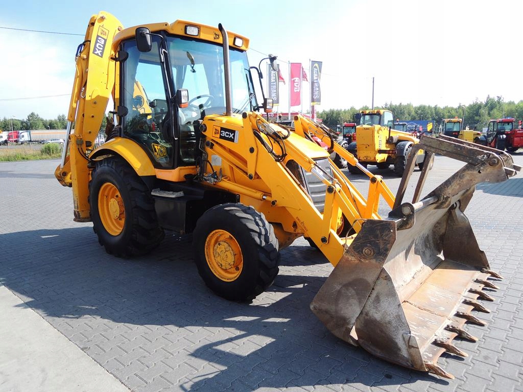 JCB 3CX (4CX CASE 590 VOLVO BL CAT 432 NEW HOLLAND