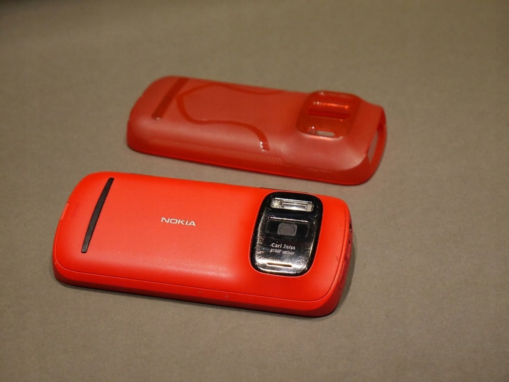 Nokia 808 Pure View Carl Zeiss optyka czerwon