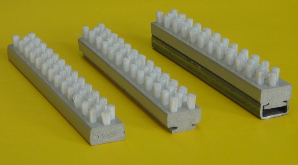 SZCZOTKA LISTWOWA P-20 DO STOLARKI PVC/ALU METALSZ