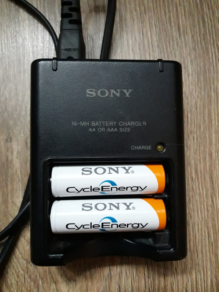 Ładowarka Sony BC CS2B + akumulatorki