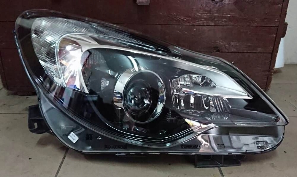 OPEL CORSA D LIFT OPC SOCZEWKA CAŁA LAMPA JAK NOWA