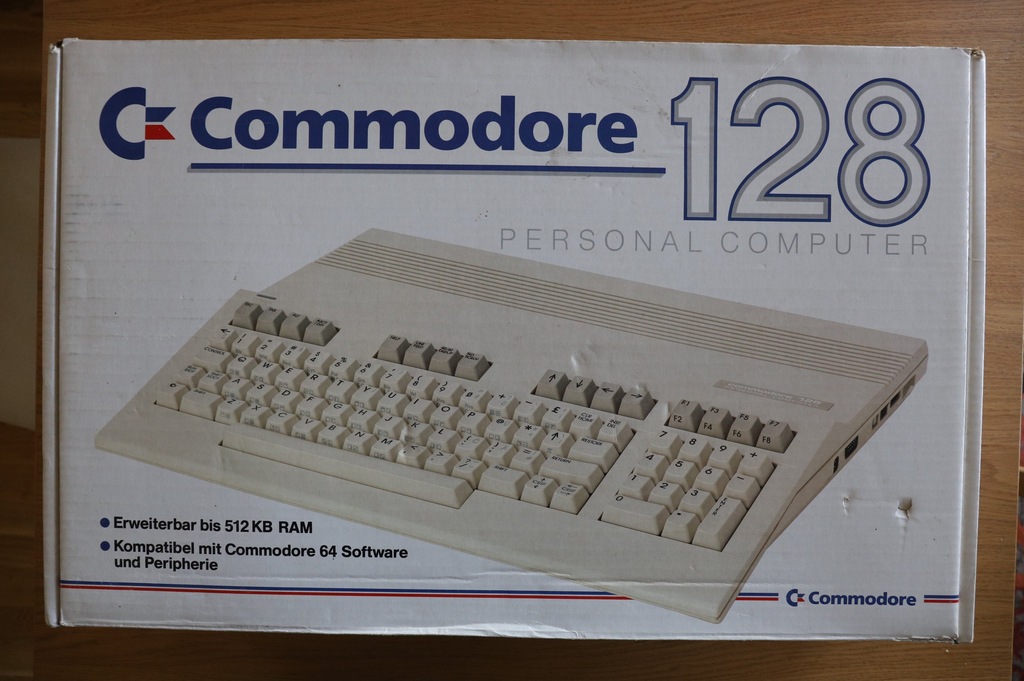Komputer Commodore 128 z opakowaniem BCM
