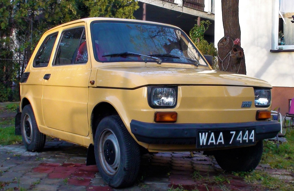 Fiat 126p po renowacji blacharskolakierniczej