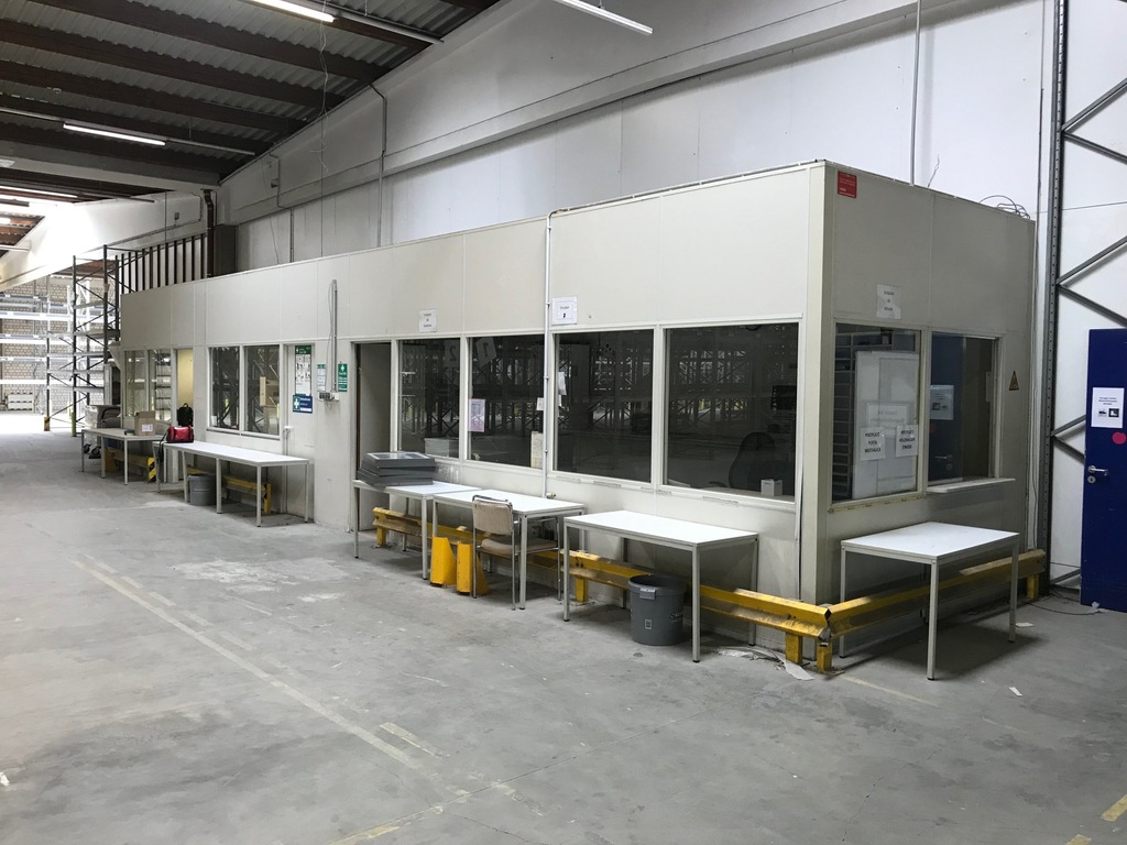 Kontener biurowy Zabudowa lekka do magazynu 40m2