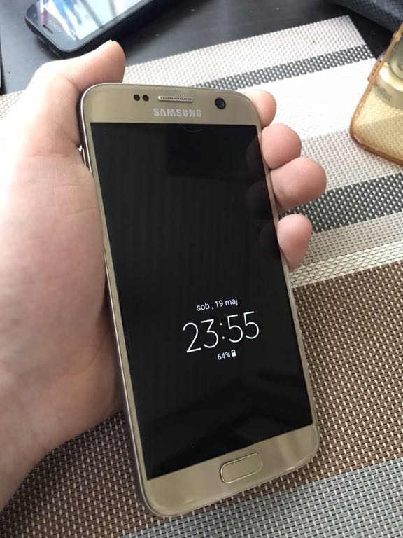 Samsung Galaxy S7 złoty, stan bardzo dobry