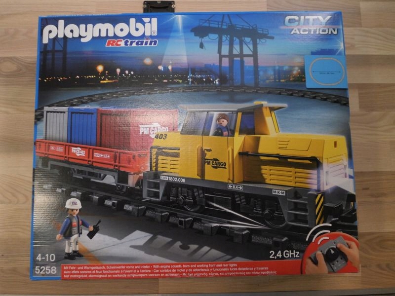 PLAYMOBIL 5258 POCIĄG TOWAROWY ZDALNIE STEROWANY