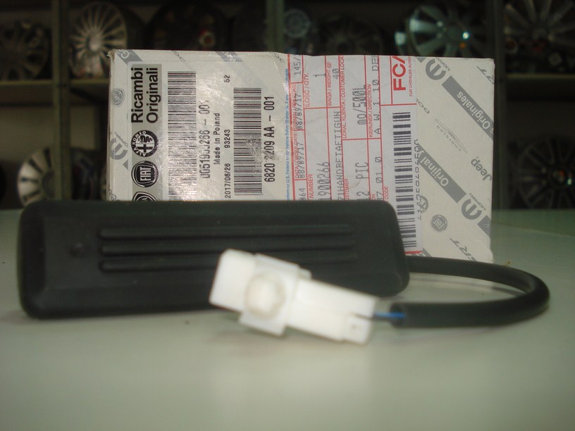 FIAT 500L 12- MIKROSTYK KLAPY 51900266
