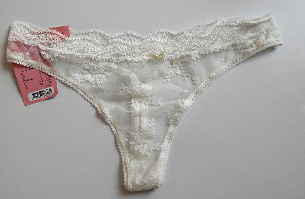 HUNKEN MOLLER majtki / stringi koronkowe, L