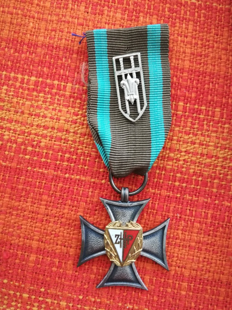 Krzyż za zasługi dla ZHP +rozeta +legitymacje 1986