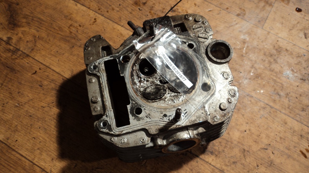 GLOWICA SILNIKA SUZUKI DR 600 CROSS ENDURO DR 650