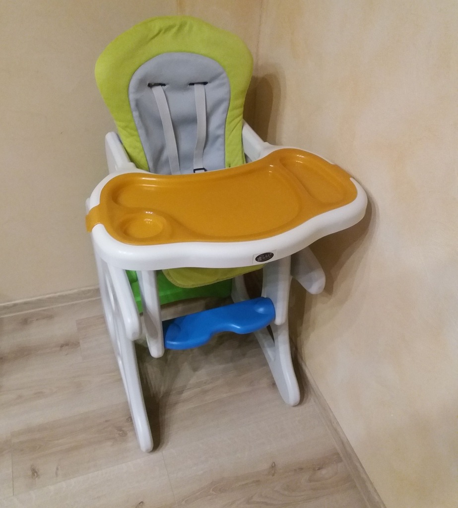 PATTI- krzesełko do karmienia ze stoliczkiem 3w1