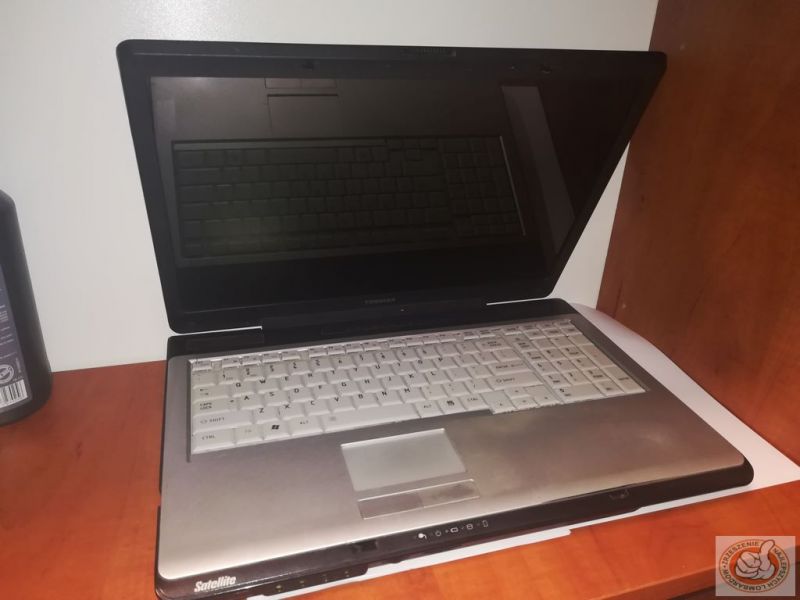 LAPTOP TOSHIBA SATELLITE P205D-S7802