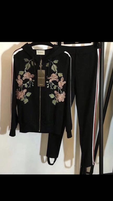 Dres Gucci 38 narciary