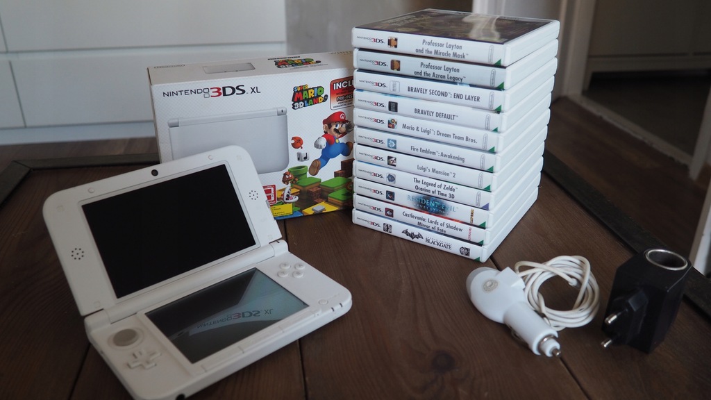 Nintendo 3DS XL plus 13 oryginalnych gier!!