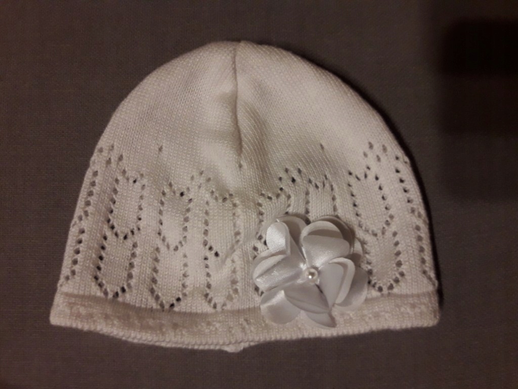 Biała czapka 5 10 15 rozmiar 40-42